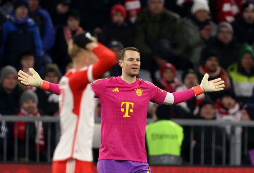 Neuer giận dữ sau thất bại của Bayern