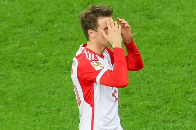 Thomas Muller chỉ trích đồng đội sau thất bại bạc nhược